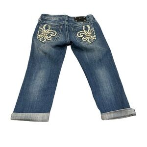EUC Miss Me Cropped Capri jeans sz 27 Fleur de Lis pocket design